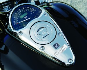 Honda VTX1800T: Modern-styled gauge includes a small LCD panel and warning lights.