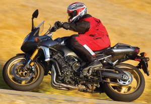 The FZ1 is best suited to high revs and fast sweepers.