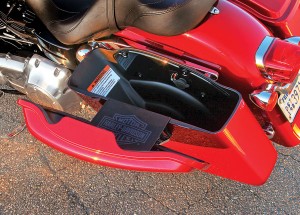 2012 Harley-Davidson Dyna Switchback saddlebag