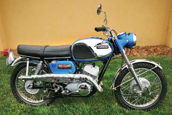 1969 Yamaha 250 cc Street Scrambler Enduro motorcycle vintage