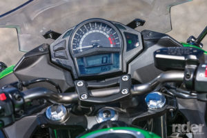 Instrument cluster has an easy-to-read analog tach but no gear indicator.