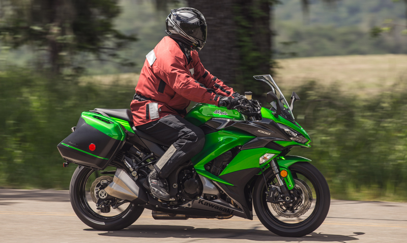 2021 Kawasaki Ninja 1000 SX Ergonomics and Rider Fit 