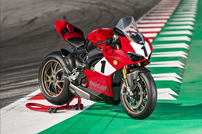 Ducati Panigale V4 25th Anniversary 916 | First Look Review