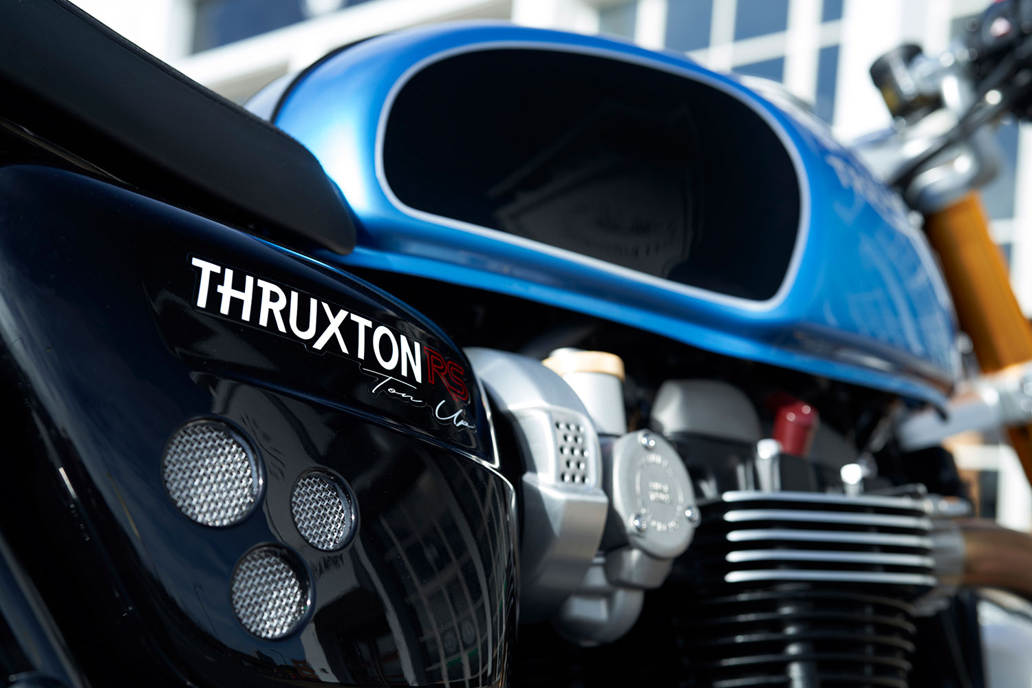 2022 Triumph Thruxton RS Ton Up Special Edition incelemesi