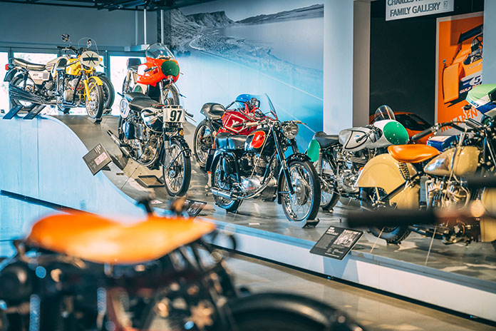 Il giro del mondo su due ruote Barber Vintage Motorsports Museum Petersen Automotive Museum