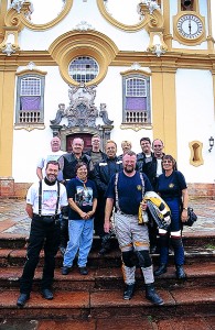 The “scouting” group gathers in front of the Tiradentes church.