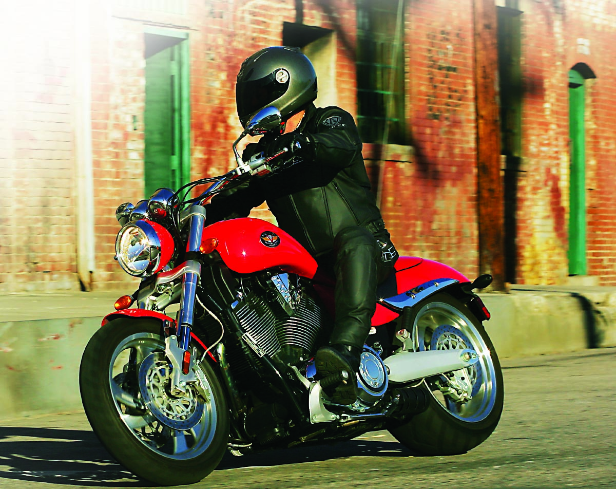 2005 Victory Hammer | Road Test Review | Rider Magazine