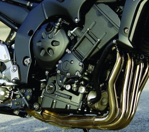 The FZ1’s powerplant is more similar to the R1’s than before, with six more horsepower.