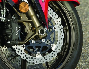 The Good Stuff: Radial mounted, opposed four-piston brake calipers and wave rotors up front.