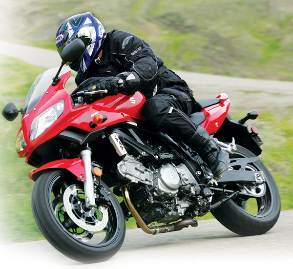 famoso Vulgaridad Escrutinio 2006 Honda 599, Kawasaki Ninja 650R, Suzuki SV650S and Yamaha FZ6 -  Comparison Review | Rider Magazine