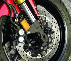New radial-mounted calipers make the FZ1 stop even better with good feedback.