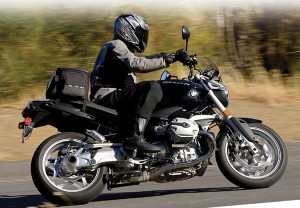 2007 BMW R1200R in action