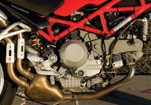 2007 Ducati Monster S2R1000 engine
