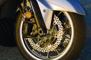 Radially mounted, opposed four-piston calipers bite on floating wave rotors up front, with ABS an option. Think “stop,” and it happens.