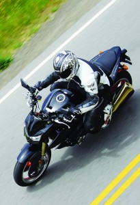 Hesitant throttle response and lightning-quick steering can make the Z1000 hard to ride smoothly.