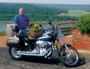 The author with his ’03 Softail at the Leavenworth Inn.