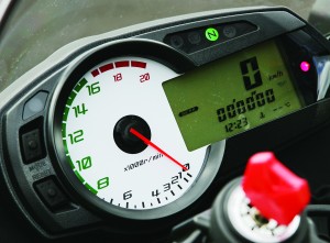 ZX-10R-esque instrument panel provides critical info at a glance. Love the green “party time” section of the tachometer.