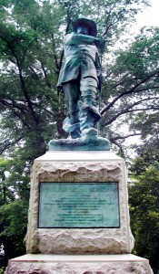 Statue of Major John Mason.
