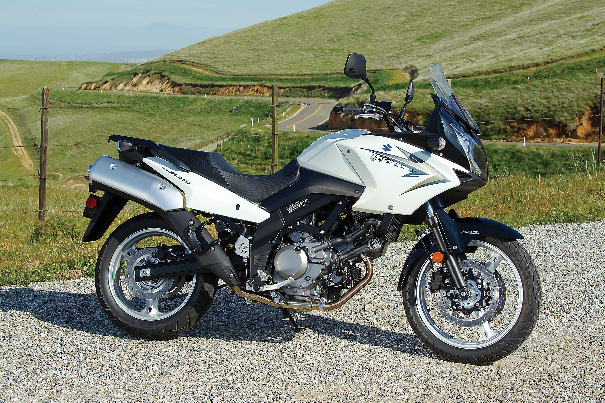 SUZUKI DL650 V-STROM ABS (2011-on) Motorcycle Review