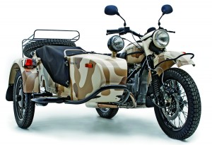 Gear Up model in Gobi livery has a driven sidecar wheel for use off-road and in snow and comes fully equipped with rack, spare tire and more.