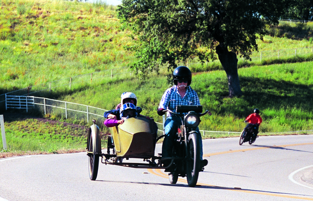VINTAGE HARLEY DAVIDSON MOTORCYCLE SHOP PHOTOGRAPH PRINT ~ BIKES SIDECARS ~ OLD 