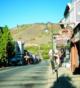 7 p.m., and still 88 degrees in Yreka. Keep to the shady side of the street.
