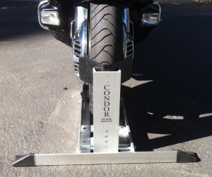 The Condor Pit Stop/Trailer Stop accommodates wheels 14-22 inches in diameter and tires 80mm to 230mm wide.