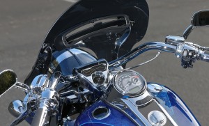The CVO Road King gets a detachable, vented Wind Splitter windscreen and an audio system with speakers in the fairing lowers and saddlebag lids.