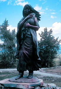 Sacajawea holds her son, “Pomp,” in this life-size bronze at the Sacajawea Interpretive Center.