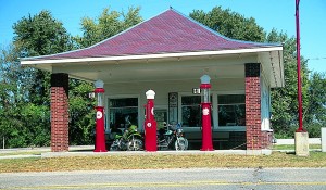This gas station and other restored buildings at Reed/Niland’s Corner in Colo, Iowa, are on the National Register of Historic Places.