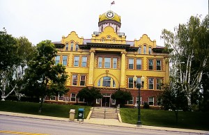 The gold-domed Fergus County Courthouse, built in 1906 and still the pride of Lewistown.