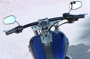 The Breakout’s 1.25-inch low profile bars and riser-mounted speedo promote a drag-style look.