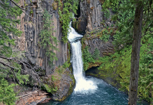 The 120-foot Toketee Falls requires a half-mile (one way) hike on a trail with 97 steps up and 125 steps down. The beautiful setting of Toketee is worth the effort.