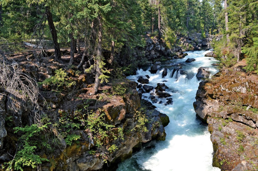 Hunting Waterfalls in Oregon | Rider Magazine