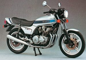 1979 CB750F Super Sport When it was new, the hot-rod 1979 750 Super Sport established higher performance standards for the class with its 749cc DOHC four-valve engine and new frame.