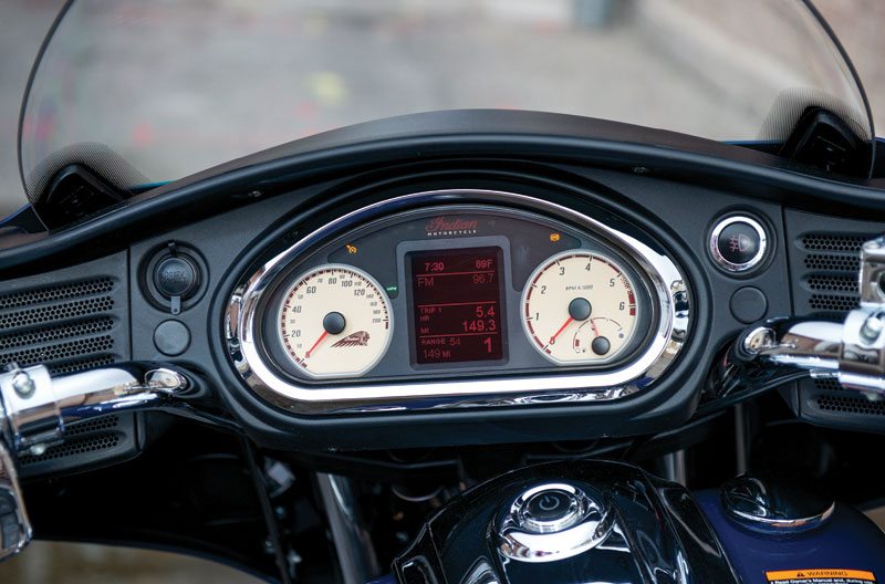2014 Indian Chieftain instrument panel