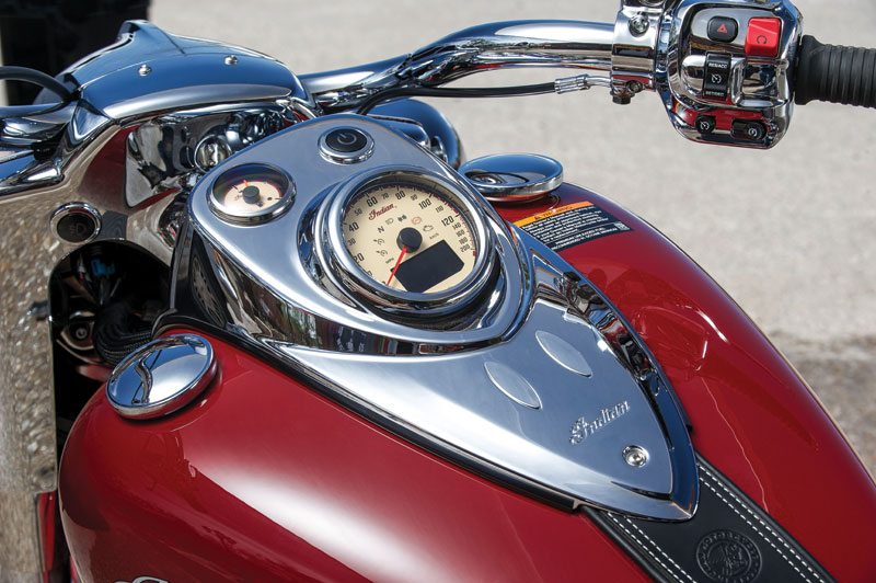 2014 Indian Chief Classic tank console