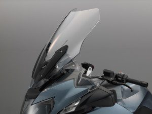 The 2014 BMW R 1200 RT's windscreen offers more protection.