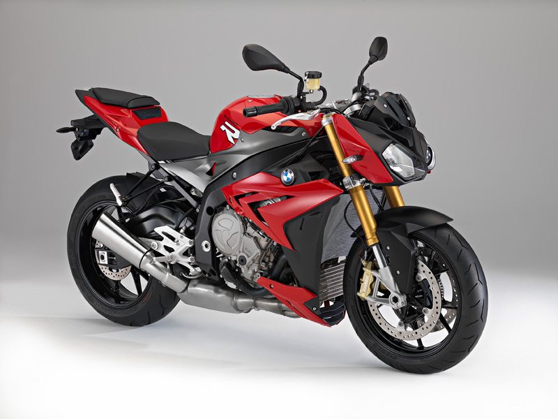 Though detuned compared to the S 1000 RR, the all-new 2014 BMW S 1000 R still makes 160 horsepower and weighs just 456 pounds.