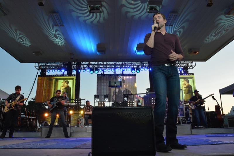 Josh Turner played to more than 12,000 people in a packed Arnolds Park on Saturday night