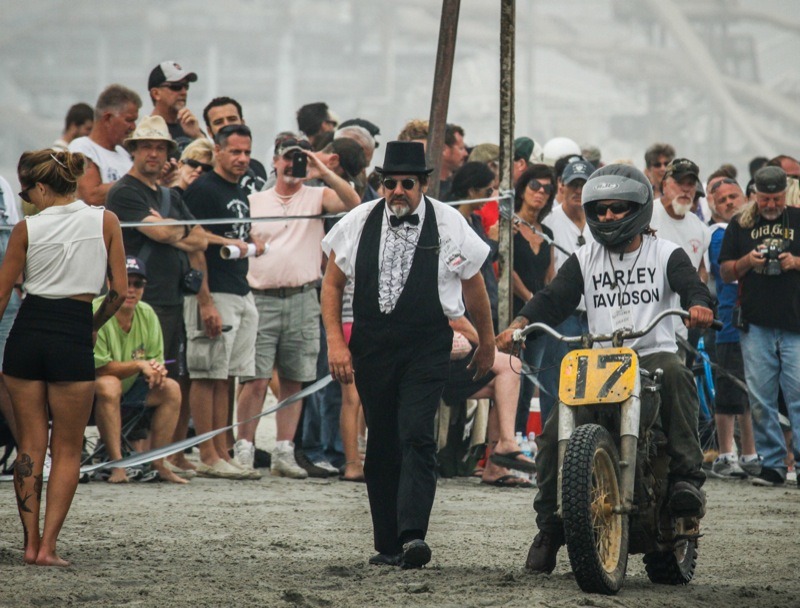 Joe Oz lines up Bill Applegate for another blast down the beach
