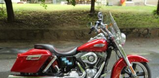 The D&D Fat Cat 2:1 exhaust cut flows with the lines of the Switchback, and lend to the power improvements from the Zipper's products just installed