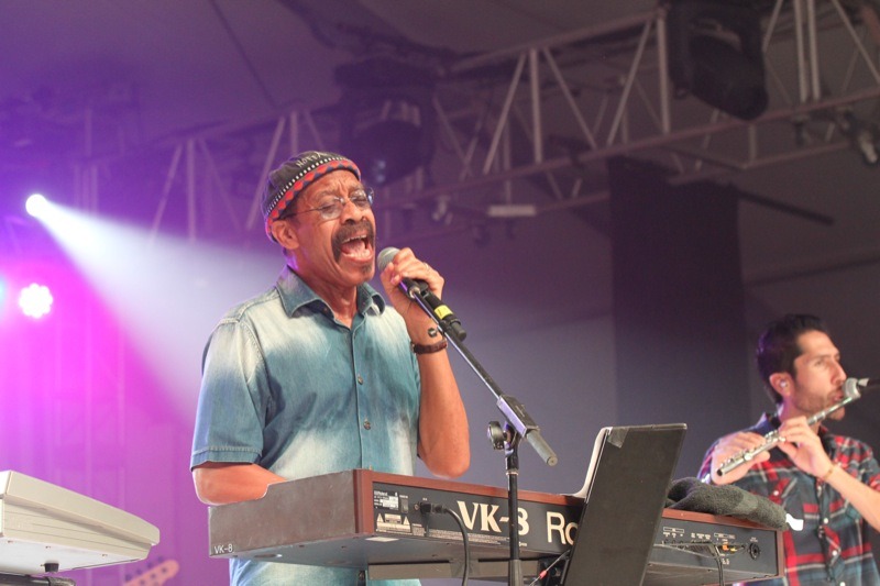 War frontman Lonnie “Leroy” Jordan made sure the audience heard all their favorite songs from the 60’s and 70’s, as well as some new tunes