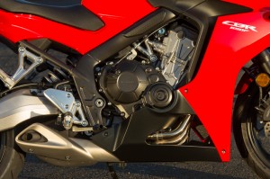 Purpose-built for the CBR650F, the in-line 4-cylinder engine revs up smoothly and delivers good low-to-midrange power.