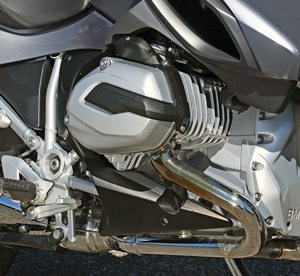 The R 1200 RT engine has a slightly heavier crankshaft than the R 1200 GS for better manners down low and smoother performance overall.