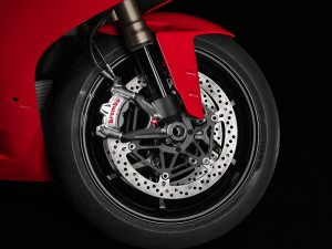 All models feature Brembo M50 front calipers. Standard 1299 Panigale has cast wheels; S and R models have forged wheels.