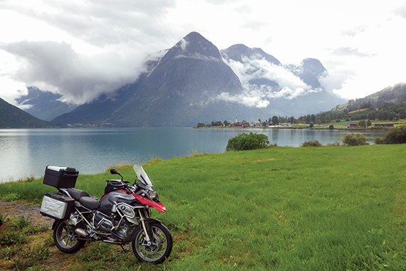 BMW’s liquid-cooled R 1200 GS was the perfect bike for carving around fjords and lakes.