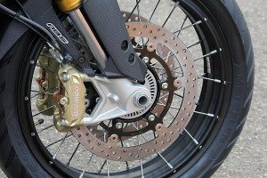 The lightweight spoke wheels come standard with Metzeler Tourance Next tires, excellent rubber for super-aggressive street riding. The front Brembo brakes are simply superb.