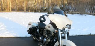 Memphis Shades Batwing Fairing installed with all the trimmings on my 2014 Dyna FLD