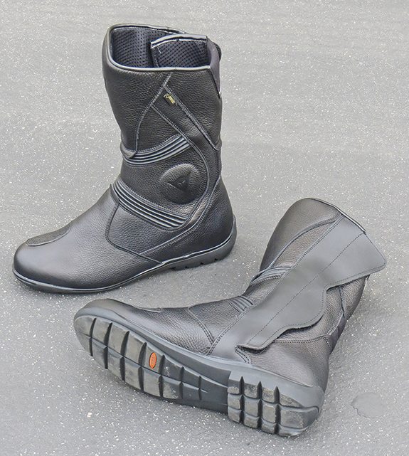 Elastic bellows on the Dainese Fulcrum C2 Gore-Tex Boots allow the foot to flex naturally.
